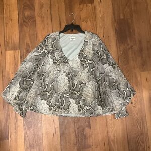Show me your MuMu Snake Print Bell Sleeve Lizzie Top Sz S